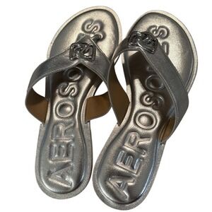 Aerosoles Galen Metallic Silver Thong Sandals Flip Flops Buckle 8.5M Comfort